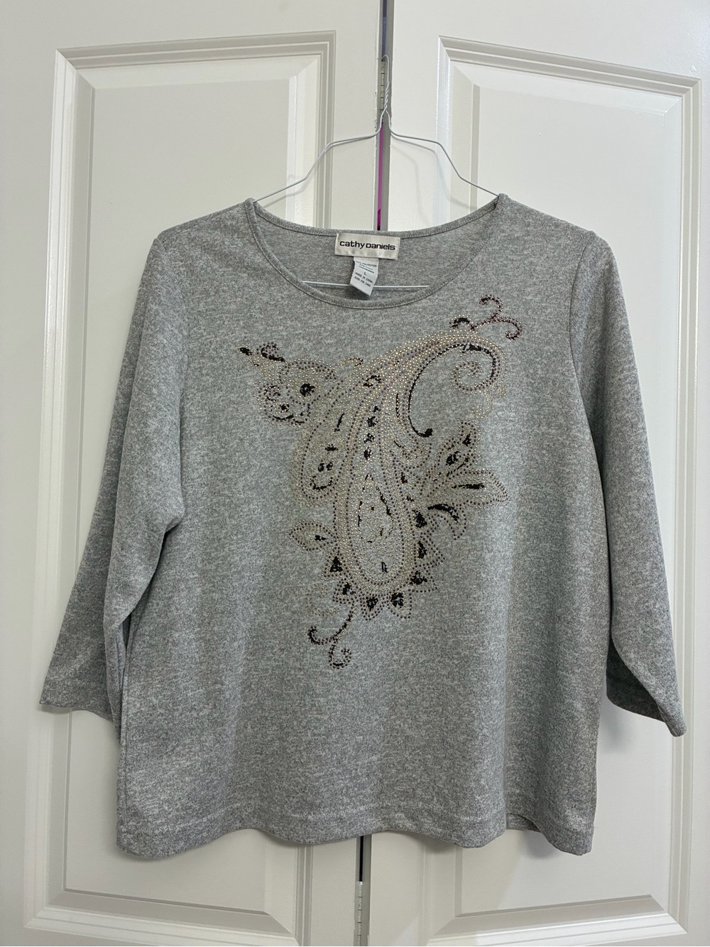 Cathy Daniels Women's Gray Embellished Paisley Sweatshirt